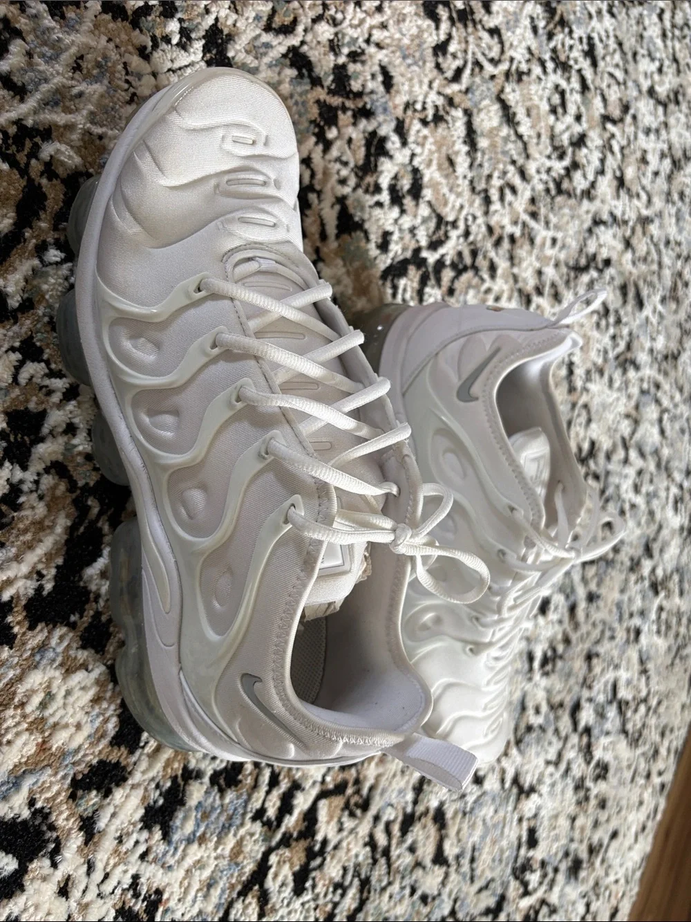 Nike White/Pure PlatniumVaporMax-Style Men's Athletic Sneakers with original box